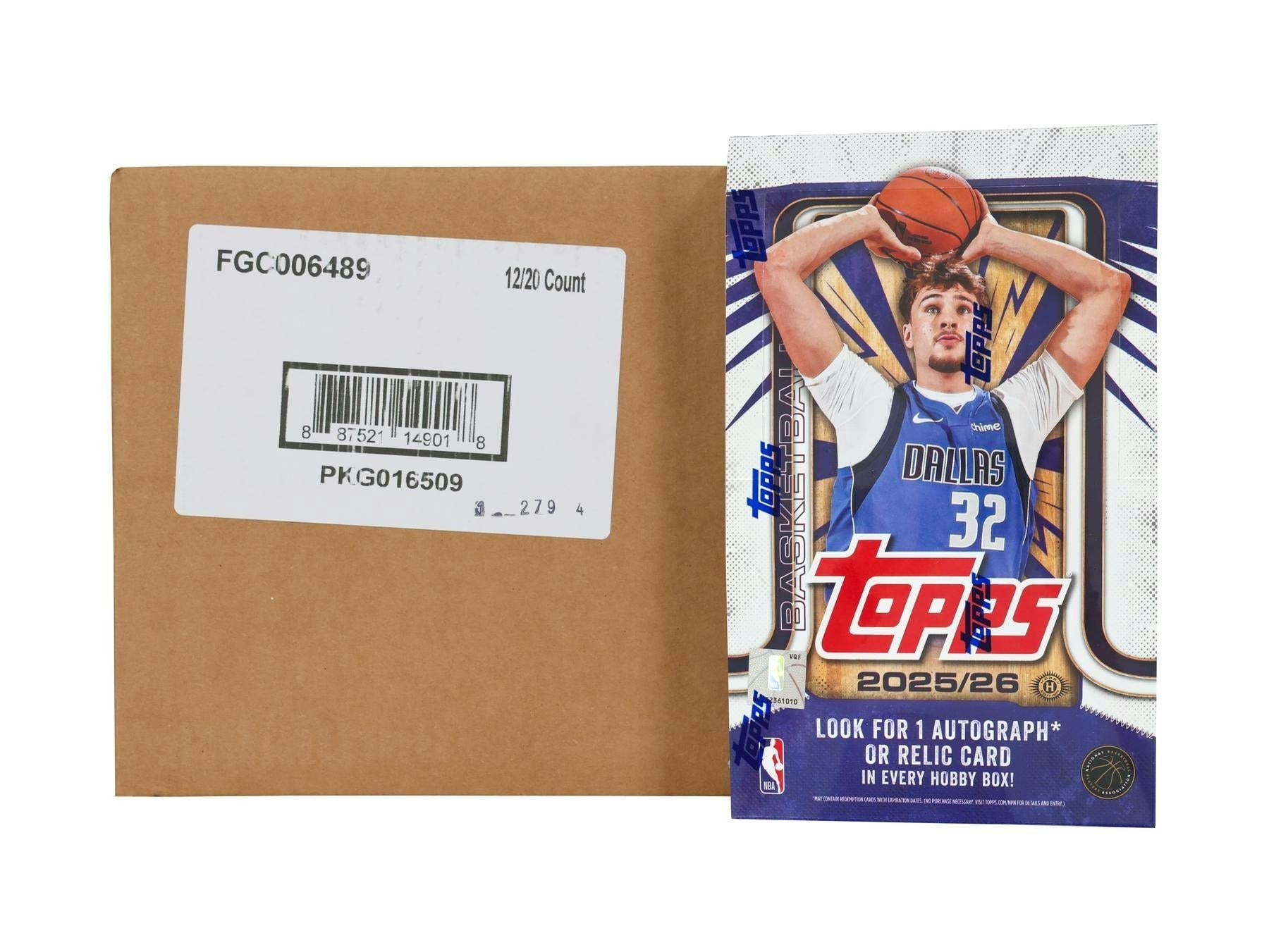916770_001_102125 2025/26 Topps Basketball Hobby 12-Box Case - Image 1